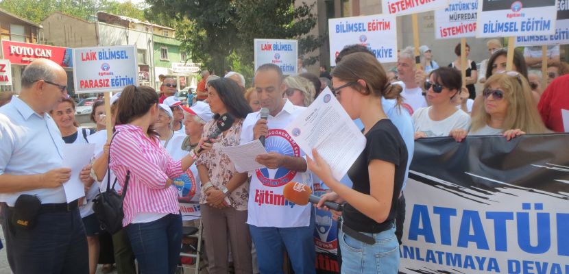 ATATÜRK’Ü ANLATMAYA DEVAM EDECEĞİZ GERİCİ MÜFREDATA HAYIR!